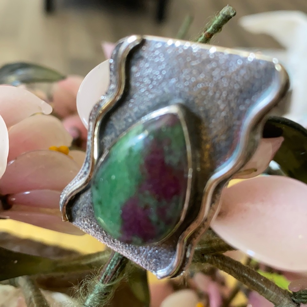 Vintage 925 ruby in zoisite ring